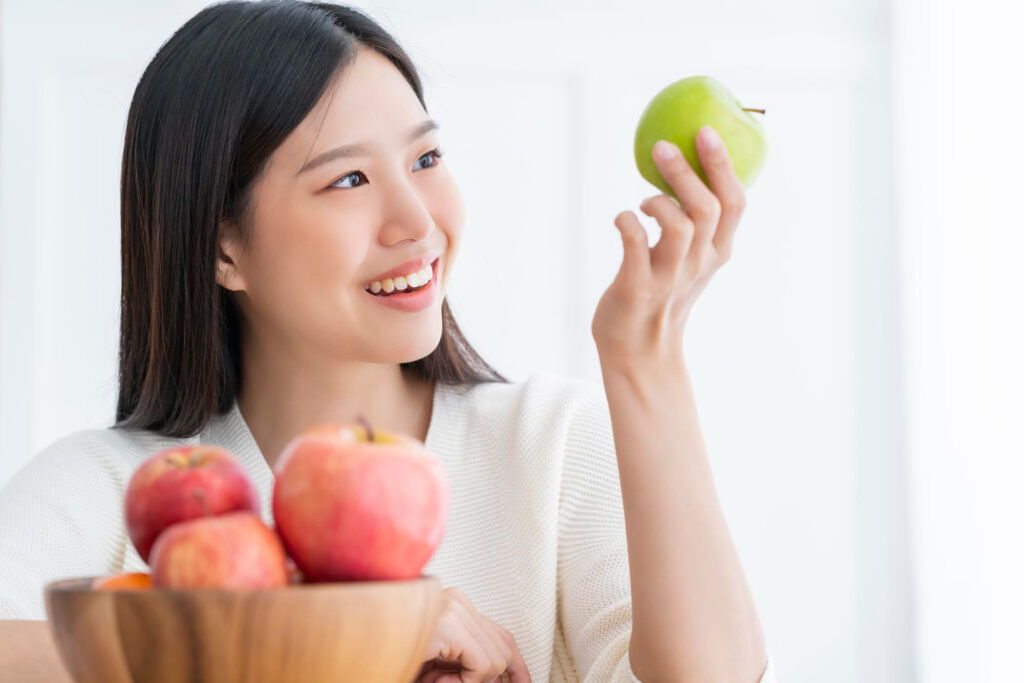 ขับถ่ายยาก ควรปรับพฤติกรรมการรับประทานอาหารให้ทานไฟเบอร์รวม ให้ได้อย่างน้อย 25 - 30 กรัมต่อวัน ควรลดการรับประทานอาหารแปรรูป ของทอด และเนื้อสัตว์ติดมัน