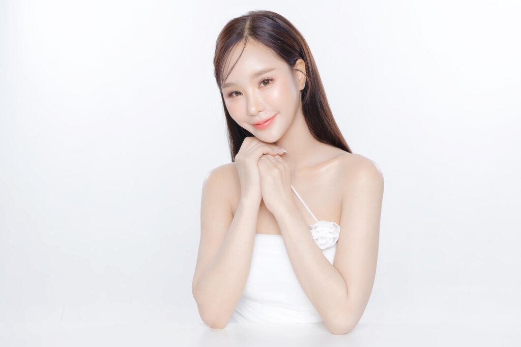 คอลลาเจน 3 ชนิด ชนิดที่ 1 และ 3 ทำงานร่วมกันในเรื่องผิวหนัง ความยืดหยุ่น และโครงสร้างของเนื้อเยื่อ ในขณะที่คอลลาเจนชนิดที่ 2 จะดูแลในส่วนของข้อต่อและกระดูกอ่อนโดยเฉพาะ